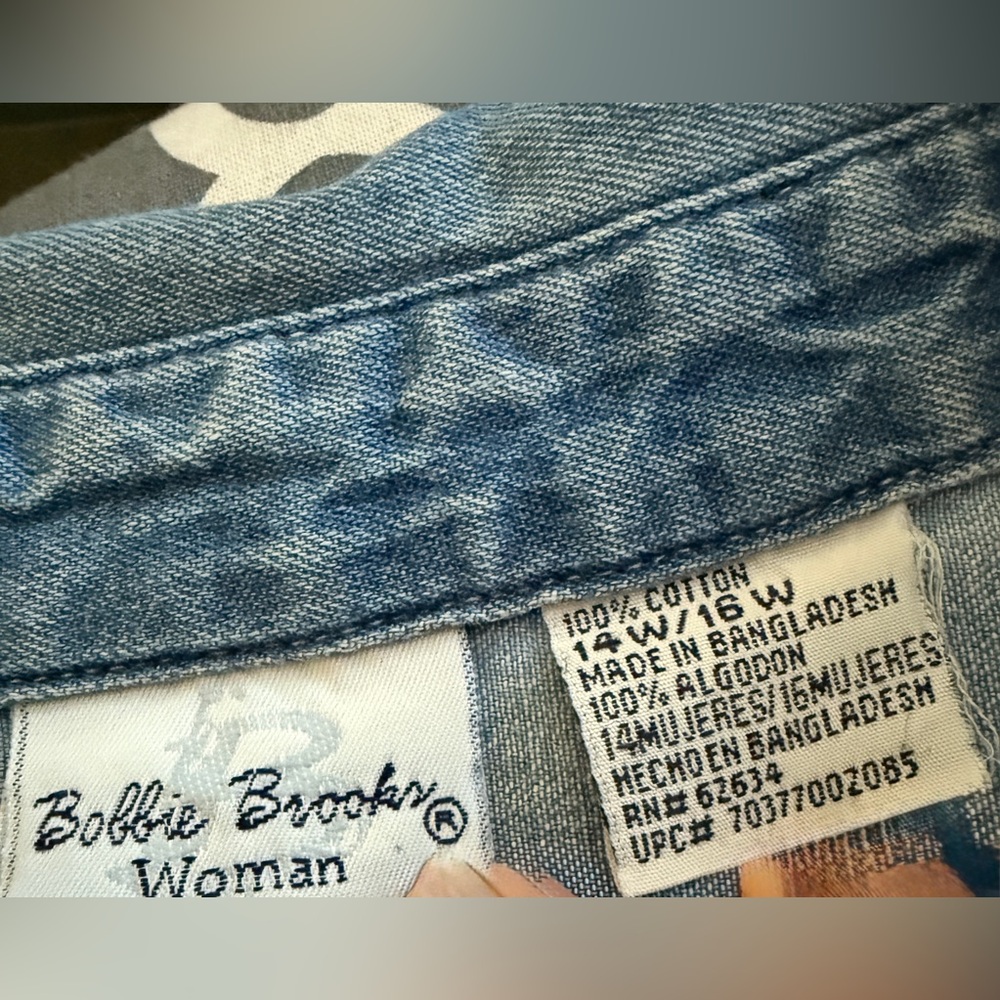 Vintage BOBBIE BROOKS WOMAN Cottagecore Embroidered Denim Shirt 14W/16W 1x - Picture 9 of 9